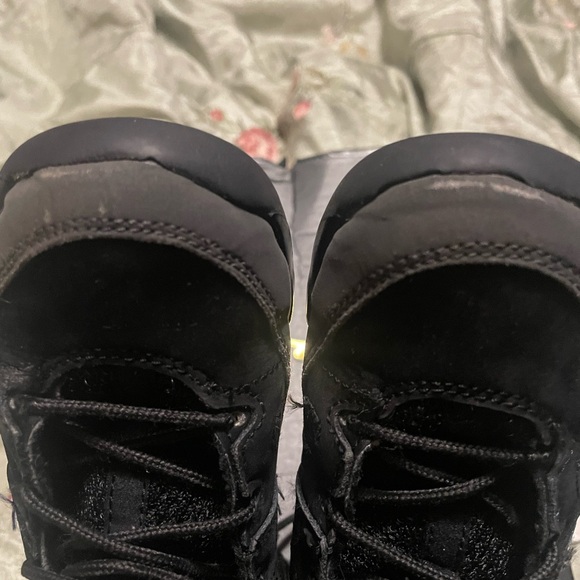 Kids Jordan’s - Picture 6 of 10